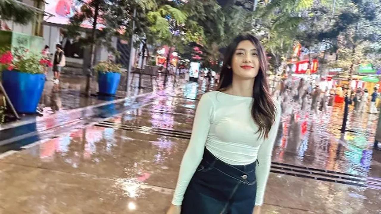 Penampilan Anissa Aziza langsung mencuri perhatian. Potretnya dipuji cantik.<br>