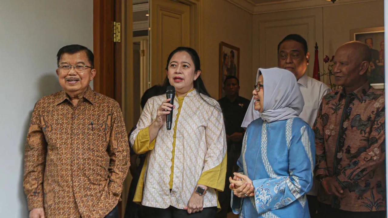 JK mengatakan bahwa mereka membahas mengenai hal-hal yang perlu dibenahi untuk kemajuan Indonesia di masa depan.<br>