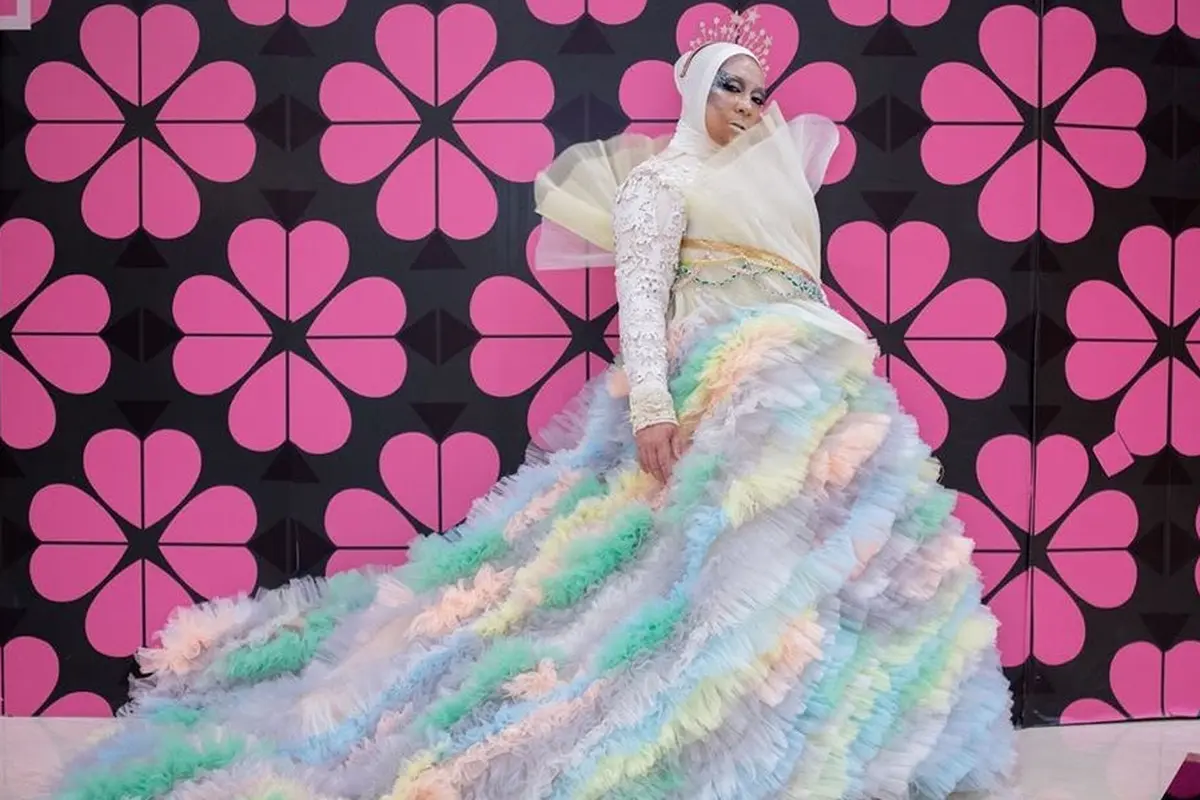 Potret Melly Goeslaw di Jakarta Fashion Week 2020 (sumber: instagram/melly_goeslaw)