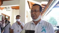Wakil Wali Kota Solo Achmad Purnomo dengan tampilan barunya tanpa kumis dan jenggot setelah tidak terpilih sebagai calon wali kota Solo hasil rekomendasi PDIP, Sabtu (18/7).(Liputan6.com/Fajar Abrori)