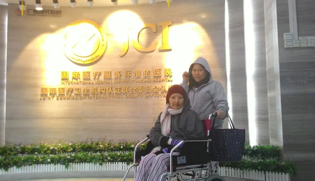 Artis berusia 44 itu diperbolehkan untuk pulang ke Indonesia. Meski demikian, dokter berpesan tidak terlalu capek. Begitu juga dengan pola makan. Dilarang makanan berminyak, sate atau yang dibakar dan tidak boleh yang mengandung pengawet. (dok. Pribadi)