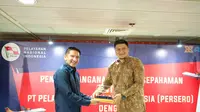 PT Pelni (Persero) menandatangani nota kesepahaman dengan PT Angkasa Pura Logistik (APLog) tentang Pengangkutan Barang untuk Bandar Udara dan Pelabuhan Laut. (Dok Pelni)