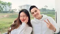 Rionaldo Stockhorst dan Natasha Wilona Pakai Jaket Couple Pemberian Fans Sinetron Ketika Cinta Memanggilmu