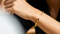 7 Model Gelang Emas Simpel Tapi Bernilai Tinggi untuk Disimpan dan Dipakai Harian