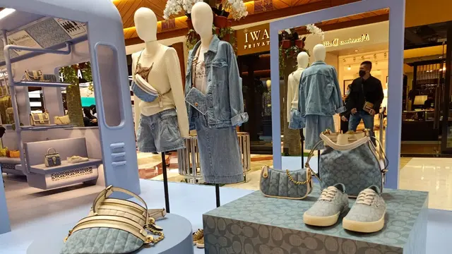 Gerbong Subway ala New York Bawa Koleksi Coach Terbaru Berbahan Denim