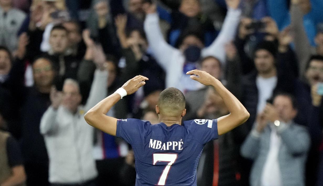 Dua gol di laga ini sama-sama dicetak lewat titik putih. Kylian Mbappe membawa PSG unggul lebih dahulu di babak pertama sebelum disamakan Joao Mario di babak kedua. (AP/Francois Mori)