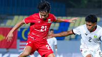 Aksi pemain Timnas Indonesia U-17, Alfredo Nararya Nugroho saat menghadapi Timor Leste dalam laga Grup A Piala AFF U-17 2026 di Stadion Gelora Joko Samudro, Gresik, Senin (13/4/2026). (Dok. AFF)