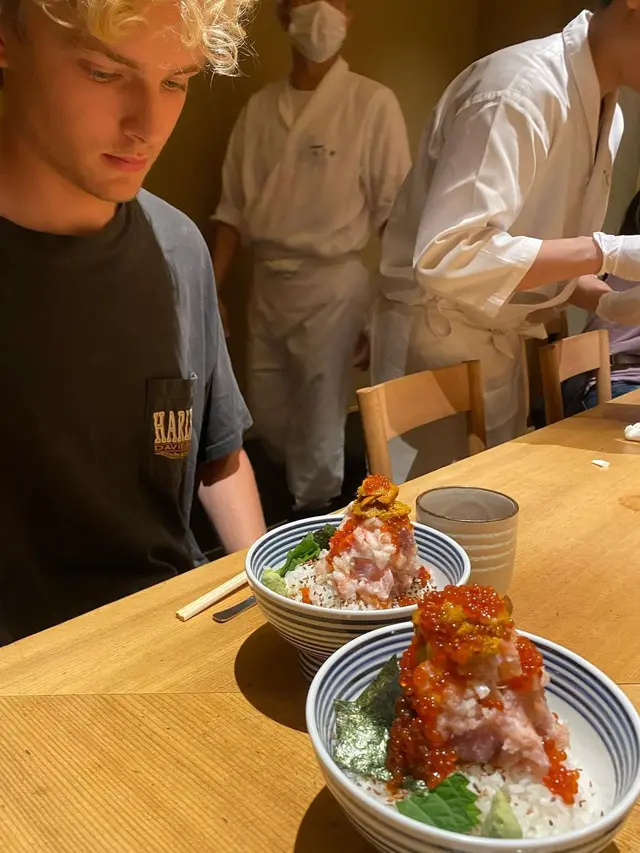 6 Potret Cinta Kuya dan Logan Liburan di Jepang, Nikmati Romantisme Tokyo