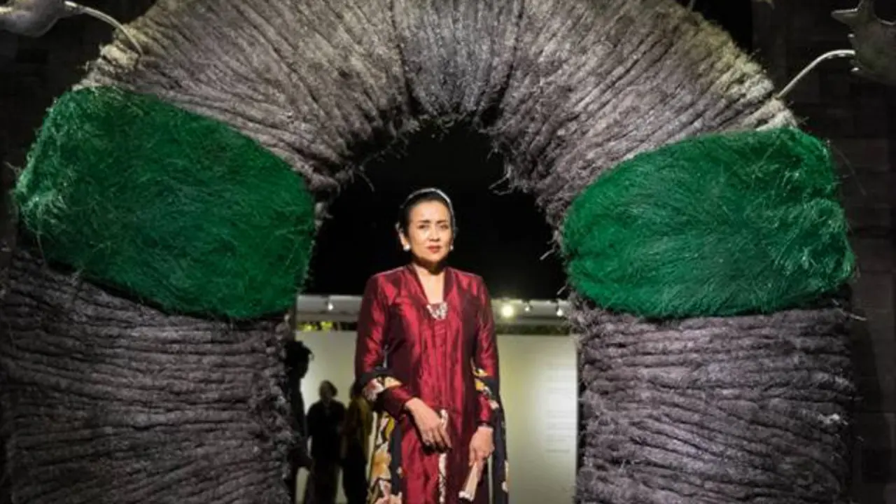 Retrospective Exhibition Sri Astari Rasjid dengan tema "Yang Terhormat Ibu" pada 2016.