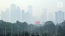 Mengutip laman IQAir pada Minggu (11/6/2023), pencemaran udara di Ibu Kota DKI Jakarta berada di angka 167 dan masuk dalam kategori tidak sehat. (merdeka.com/Arie Basuki)