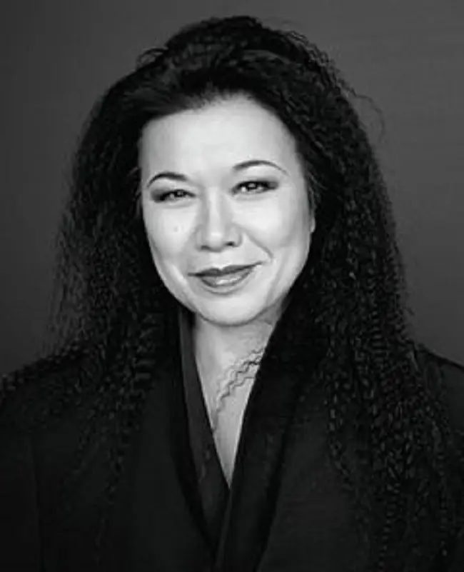 Eiko Ishioka, desainer surelis dengan karya yang mendunia. (Sumber Foto: Wikipedia)