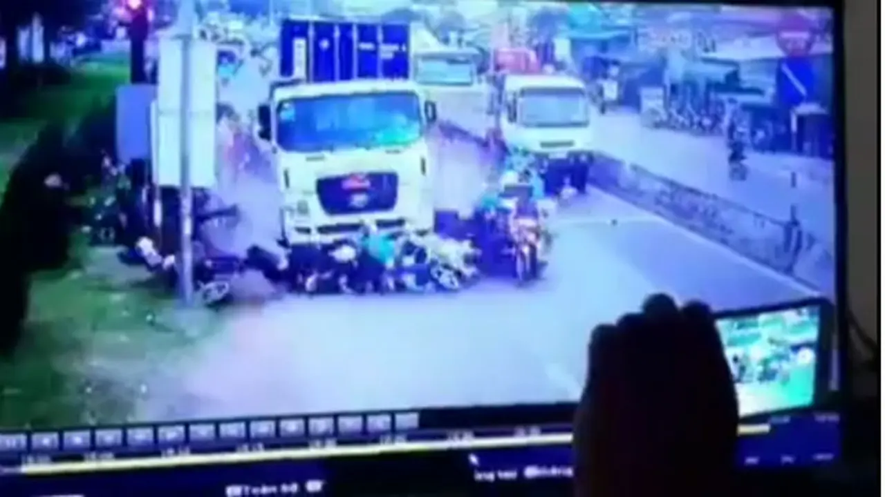 Video Truk Tabrak Puluhan Pengendara Motor di Pandaan Pasuruan Ternyata Hoaks