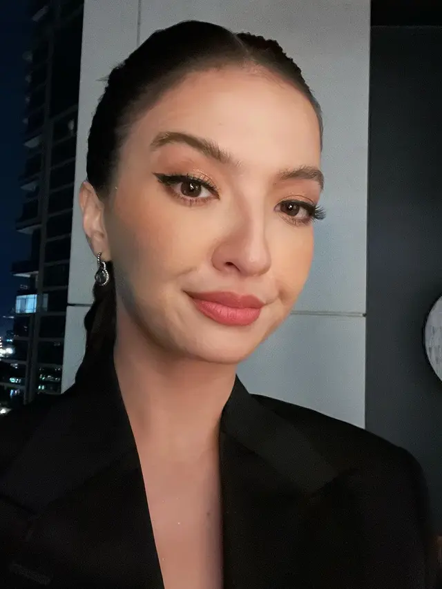 8 Potret Menggemaskan Wajah Raline Shah dalam Berbagai Emoticon, Tunjukkan Pesona Cantik Tanpa Pori-Pori