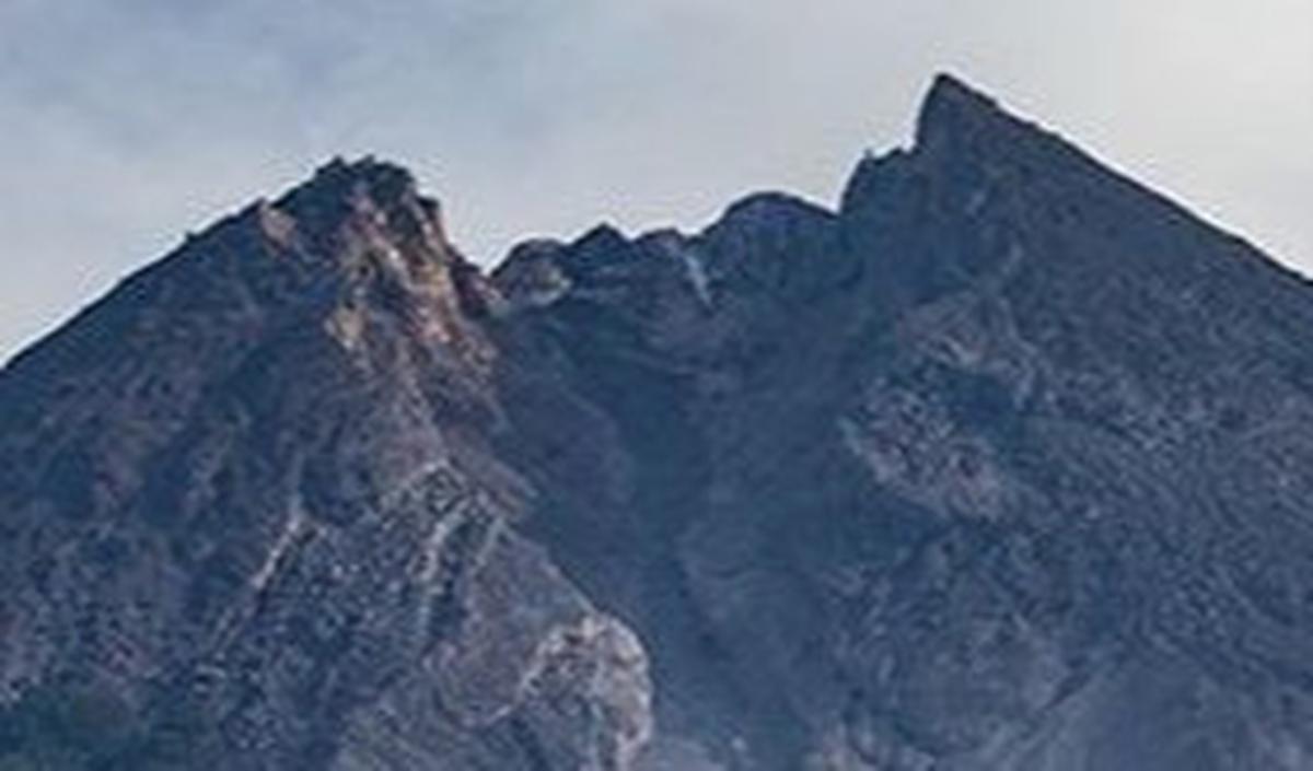 Agus menerangkan saat ini kondisi Gunung Merapi secara visual berkabut.&nbsp;