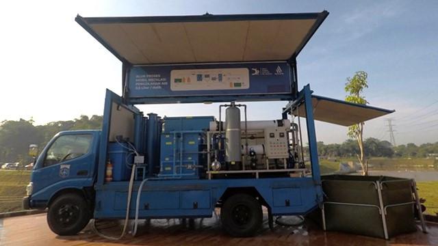 Mobil instalasi pengolahan air milik PAM Jaya
