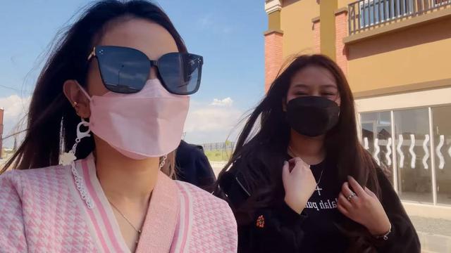 Jadi Obat Nyamuk, Ini 6 Momen Kebersamaan Sisca Kohl dan Jessica Jane