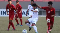 Timnas Vietnam U-16 menang 6-1 atas Filipina, Sabtu (4/8/2018) di Stadion Joko Samudro, Gresik. (Bola.com/Zaidan Nazarul)