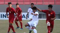 Timnas Vietnam U-16 menang 6-1 atas Filipina, Sabtu (4/8/2018) di Stadion Joko Samudro, Gresik. (Bola.com/Zaidan Nazarul)
