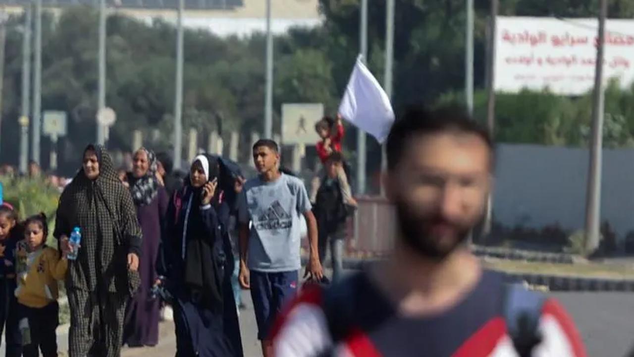 OKI turut mengecam pemindahan paksa 1,5 juta warga Palestina dari utara ke selatan Gaza, yang menurut Konvensi Jenewa ke-4 merupakan kejahatan perang.