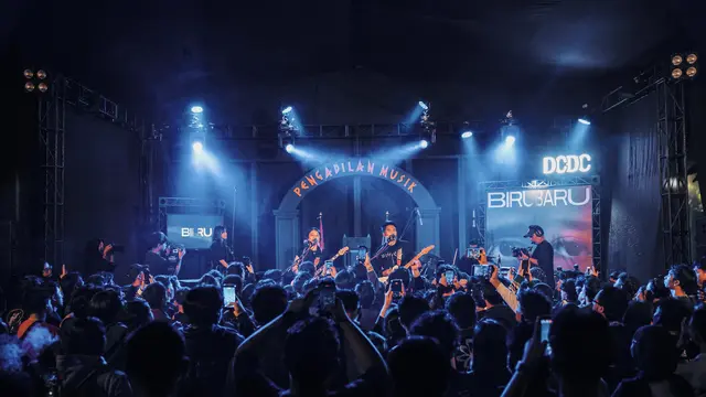 Duo Biru Baru Ungkap Filosofi Nama hingga Eksplorasi Musikalitas di Sidang DCDC Pengadilan Musik