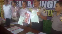 Direskrimsus dan Kabid Humas Polda Jateng dalam gelar kasus operasi tangkap tangan pungli seorang kades, Kamis (2/2/2017)