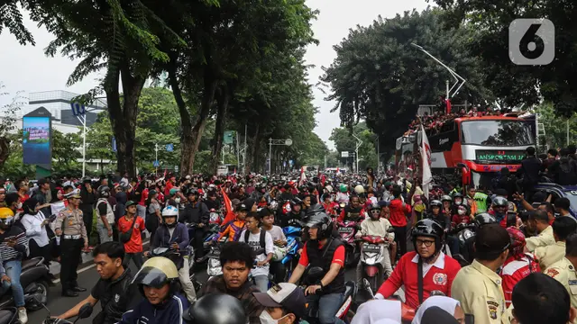 Antusiasme Warga Sambut Arak-arakan Timnas Indonesia U-22