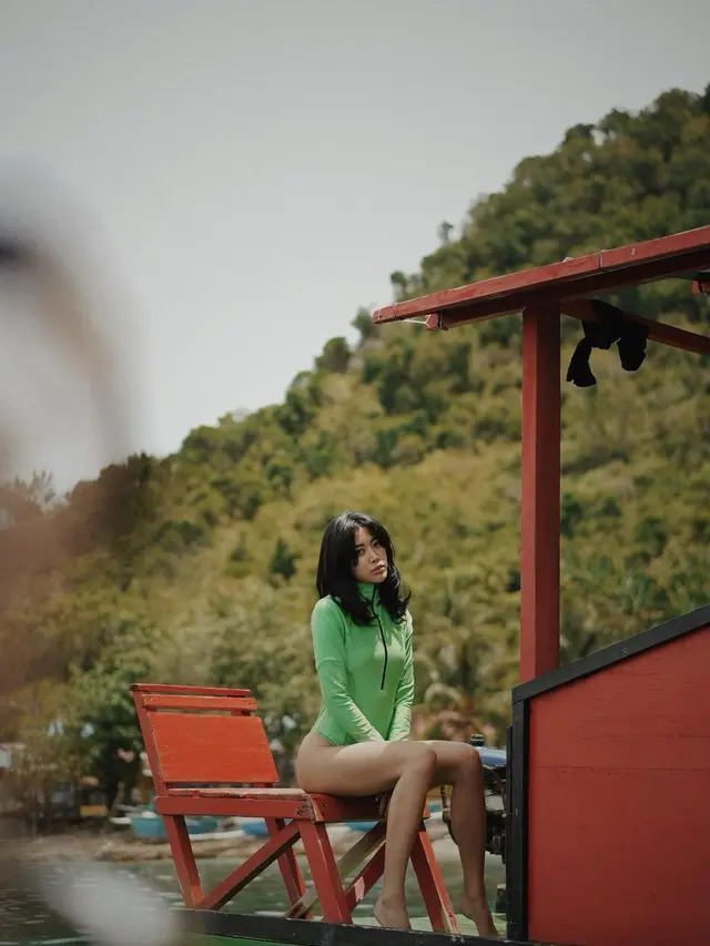 Widi Vierratale kenakan baju renang (Instagram/widikidiwdkdw)