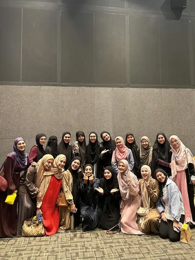 Irish Bella Bareng Geng Pengajian