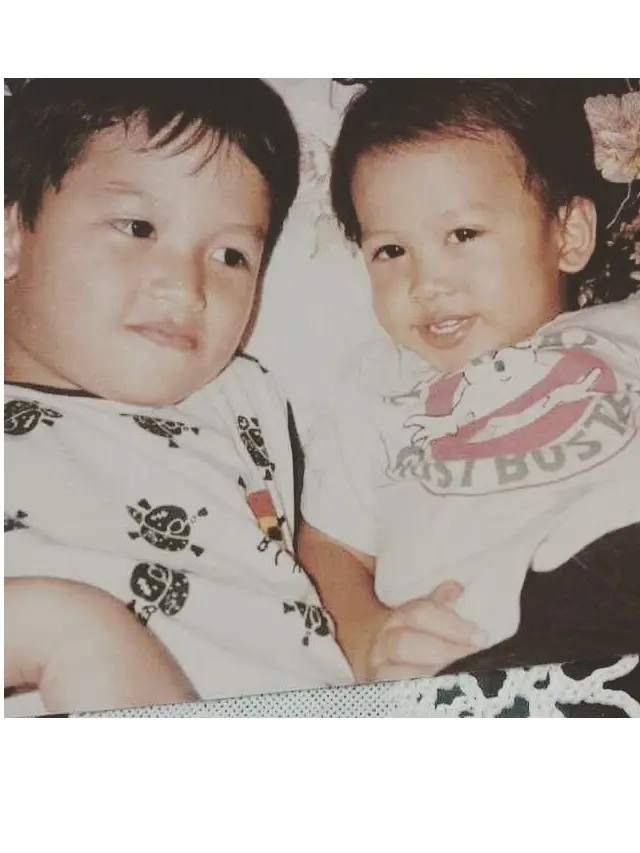Jarang Tersorot, Ini 6 Potret Prabowo Wicaksono Adik Rezky Adhitya