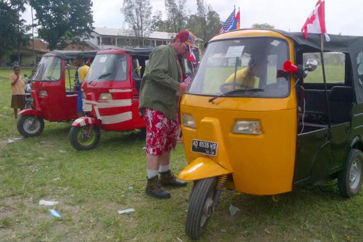 75 turis akan konvoi naik bajaj dari Medan sampai Bali