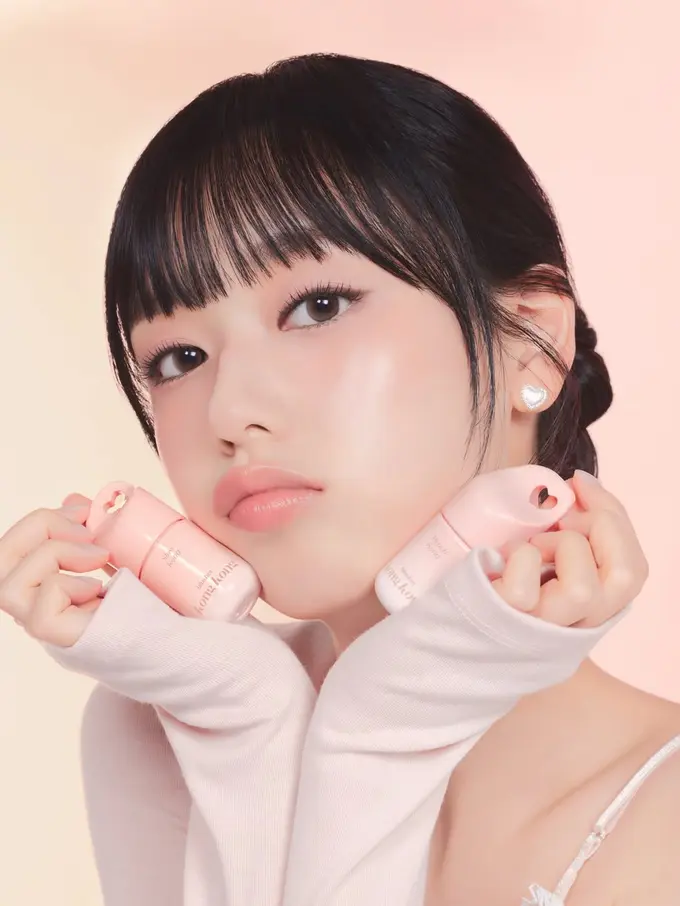 Tips Dapatkan Pipi Merona Seamless ala Idol K-Pop Pakai Liquid Blush