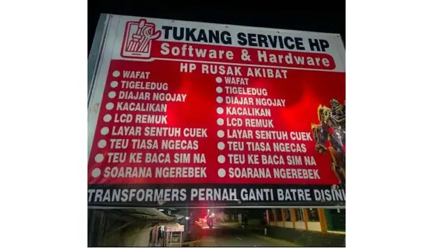 6 Tulisan Service HP Ini Nyeleneh Banget, Bikin Ngakak