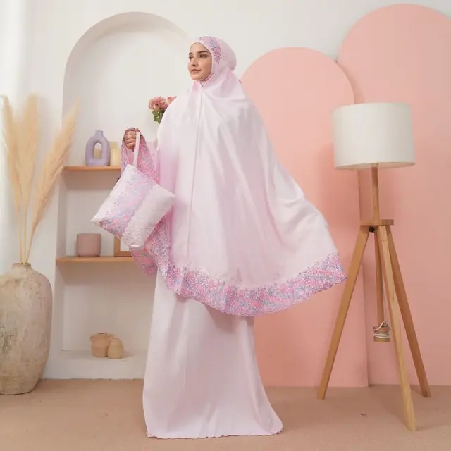 Diary Fimela: Pertahankan Eksistensi 10 Tahun, Mukena Lokal Ini Sekarang Beralih ke Material Ramah Lingkungan