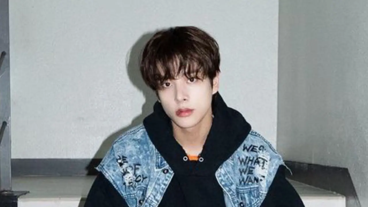 Gaya Keren Jake ENHYPEN Pakai Outfit Denim