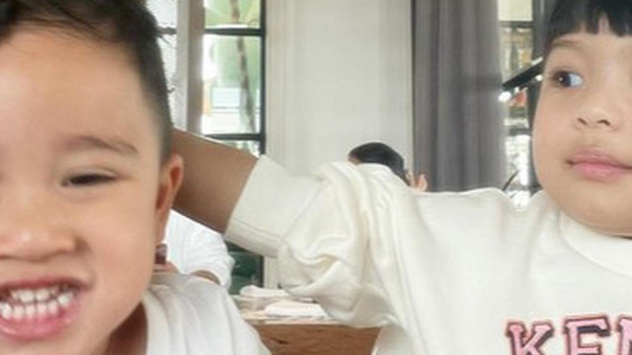 Disebut Penerus Rafathar & Gempi, Potret Pose Menggemaskan Rayyanza dan Ameena dengan Beragam Ekspresi