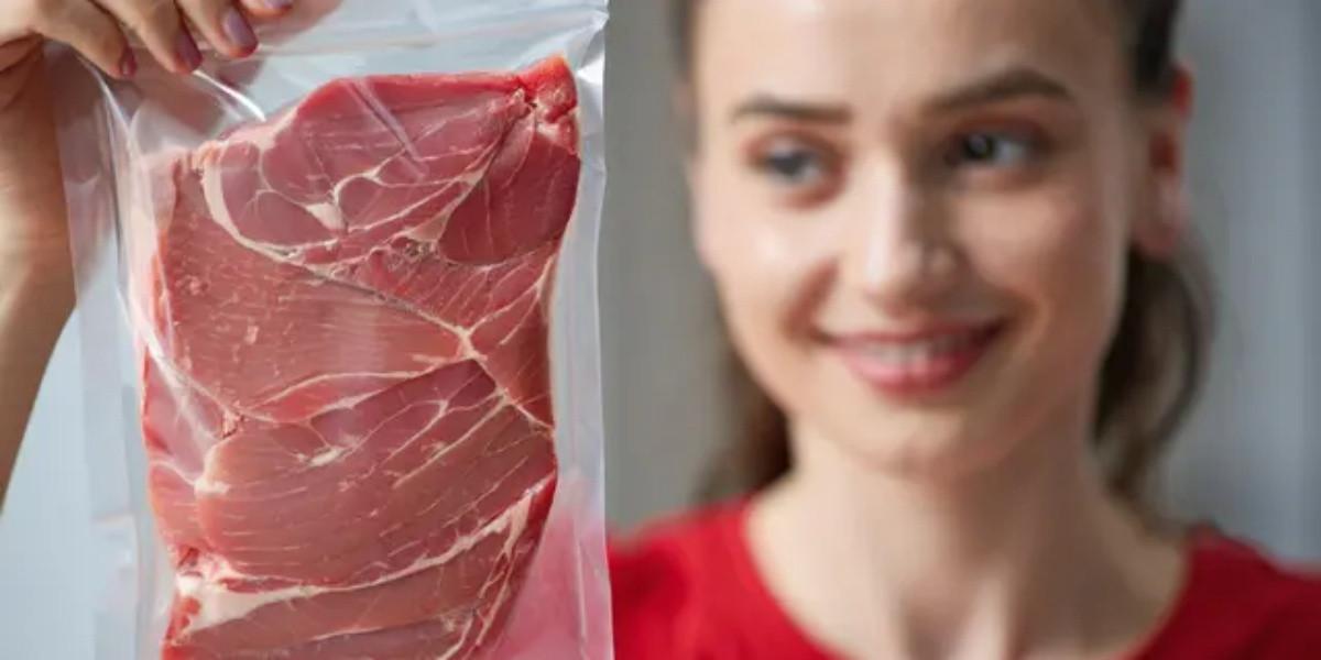6 Cara Bedakan Daging Kurban yang Masih Segar dan Sudah Terpapar Bakteri