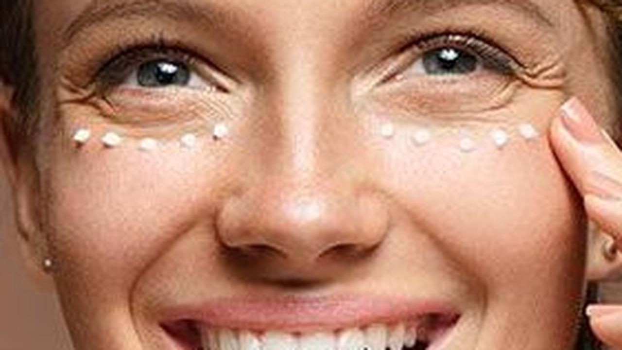 <b>Pilih Eye Cream dengan Kandungan Antioksidan jika Memiliki Kantung Mata Bengkak</b>
