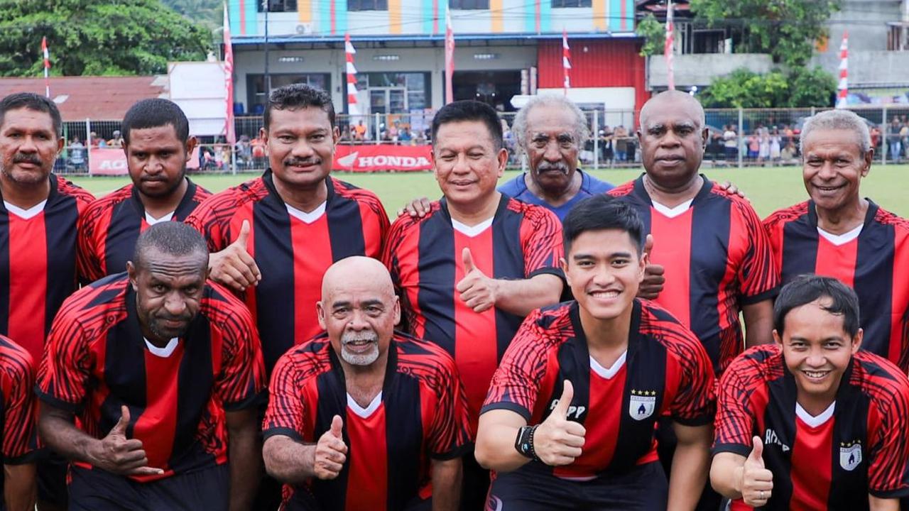 Potret Kaesang Main Bola Bareng Jagoan Persipura hingga Kepincut Berinvestasi