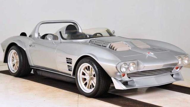 Mobil replika ini dimodifikasi di bawah lisensi General Motors