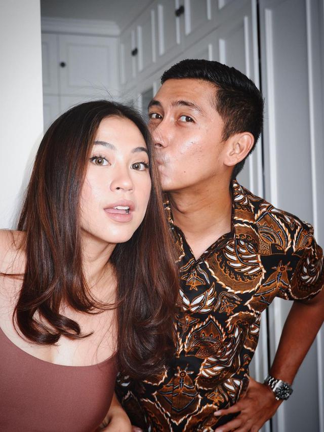 [Fimela] Tyna Kanna dan Kenang Mirdad