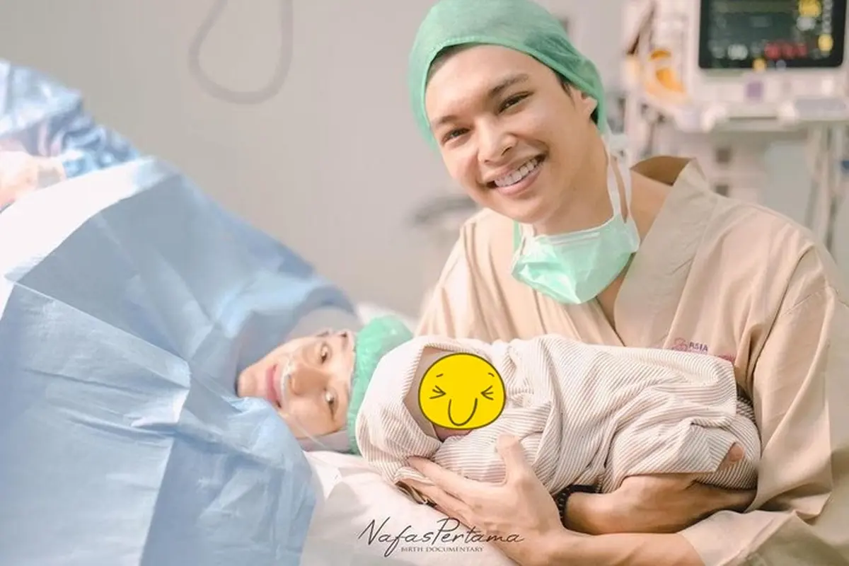 6 Potret Transformasi Dinda Hauw dari SD Hingga Jadi Ibu 2 Anak