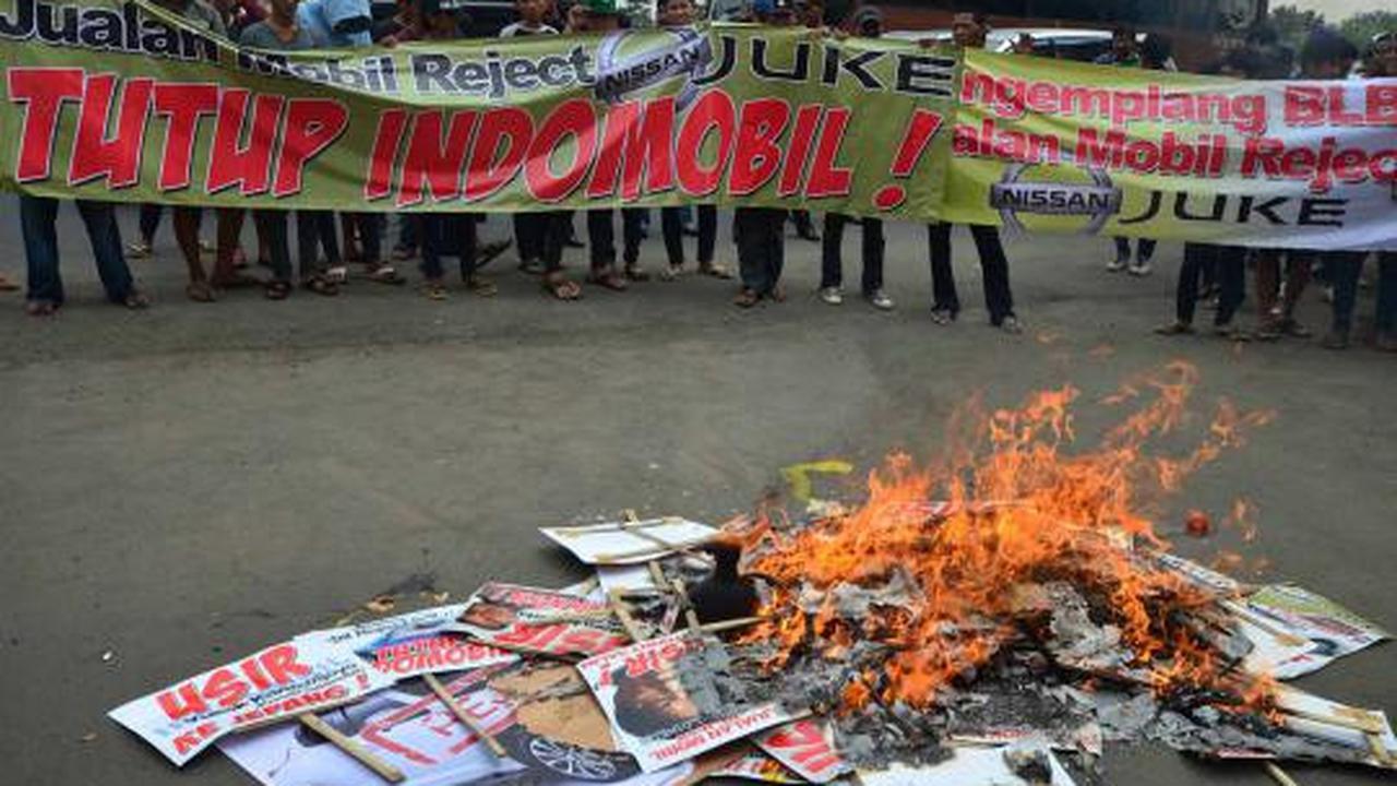 Protes Juke, massa gelar aksi potong ayam putih