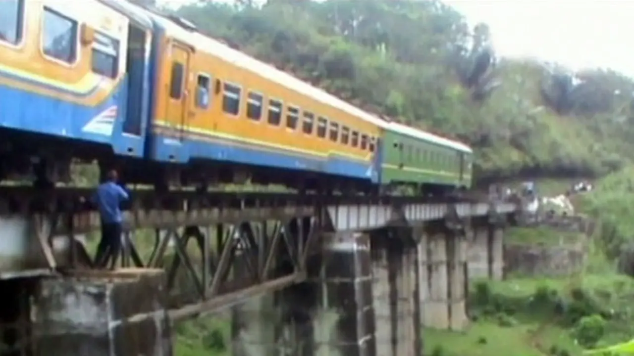Kereta Anjlok - Liputan6 Petang