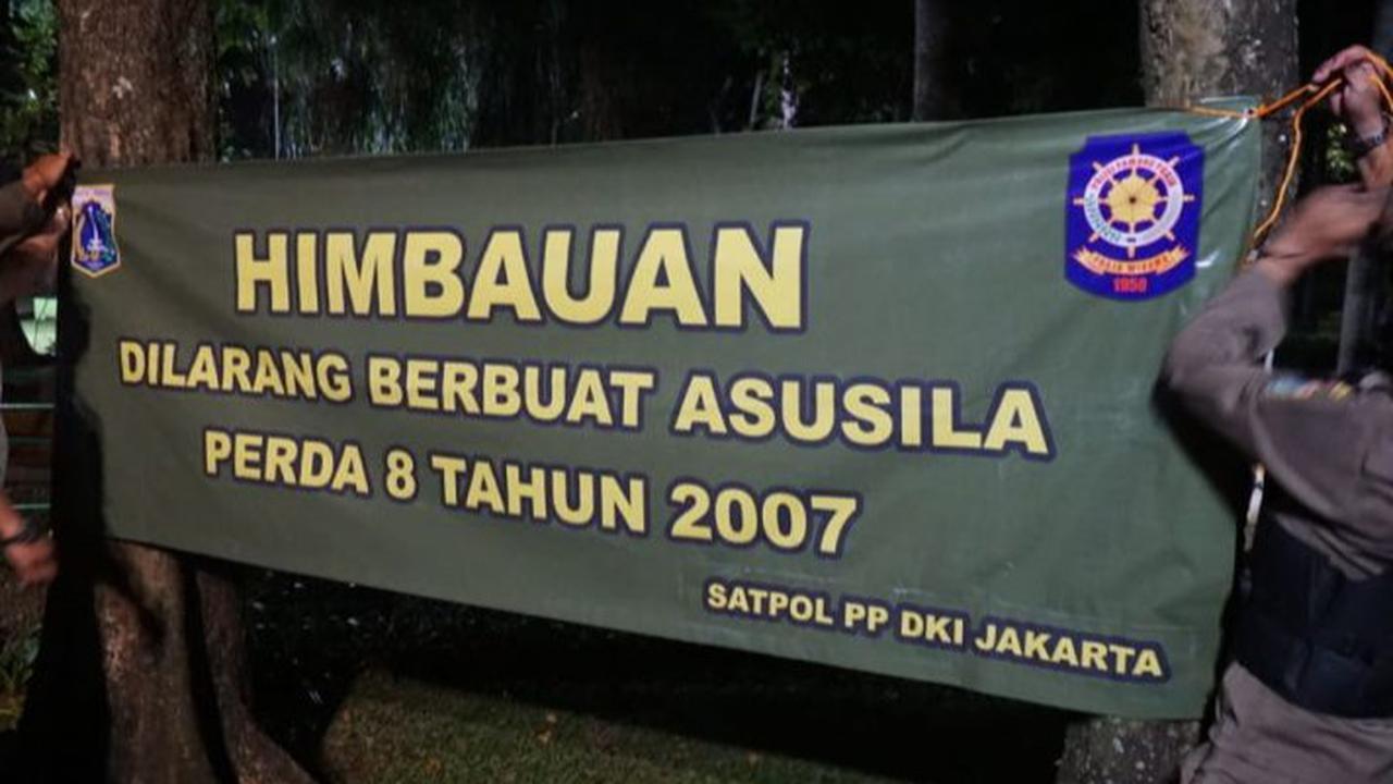 Taman Langsat Buka 24 Jam, Spanduk Tulisan Larangan Asusila Mejeng di Tengah-Tengah
