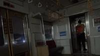 tangkapan layar gerbong KRL mati lampu. (tangkapan layar X)