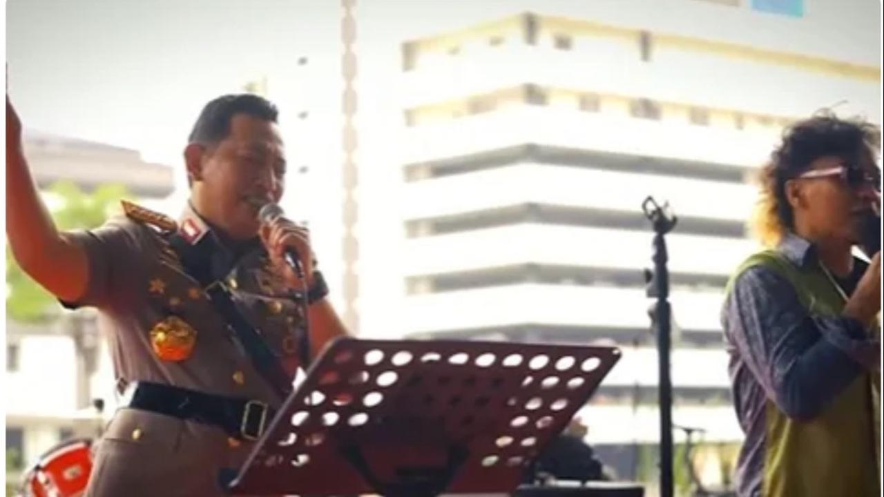 Miliki Suara Merdu, Kapolri dan Panglima TNI Bernyayi Bawakan Lagu 'Ku TaK Bisa' Bersama Slank