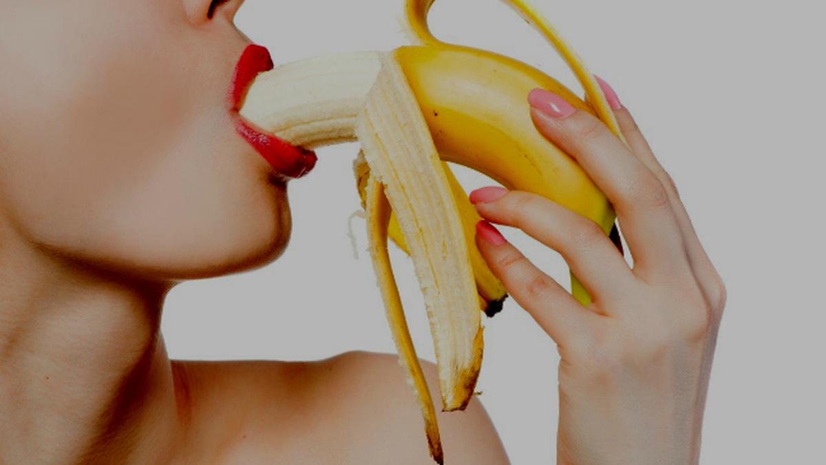 Ayol mushuklari sperma bilan toldirilgan