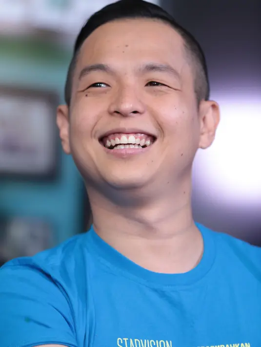 Tidak hanya Ernest yang memiliki nazar, tapi juga istri dari Gading Marten, Gisel. Saat film yang dilakoninya tembus 2 juta, penyanyi dan pemeran itu akan ngamen di bus kota. (Adrian Putra/Bintang.com)