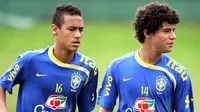 Neymar dan Philippe Coutinho (globoesporte.globo.com)