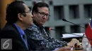 Alexander C Feldman mendengarkan keterangan dalam pertemuannya, Jakarta, Kamis, (12/11). Sebanyak 30 orang delegasi dari 27 perusahaan mendiskusikan topik - topik Implementasi paket - paket kebijakan Pemerintah. (Liputan6.com/Johan Tallo)